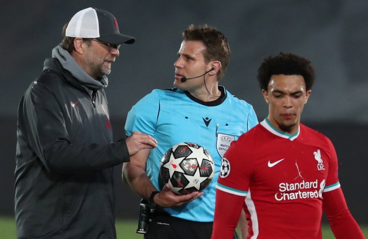 19点35--CCTV5直播，亚泰目标拿1分 谢晖和穆帅打对攻？海港金靴战旧主破荒